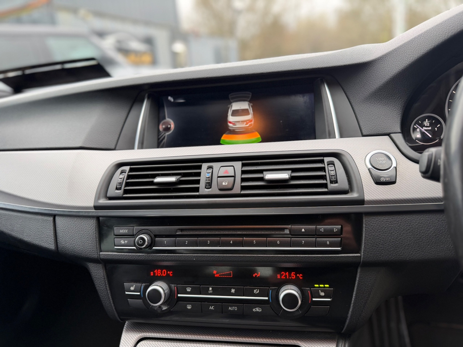 2016 BMW 5 Series - image 15