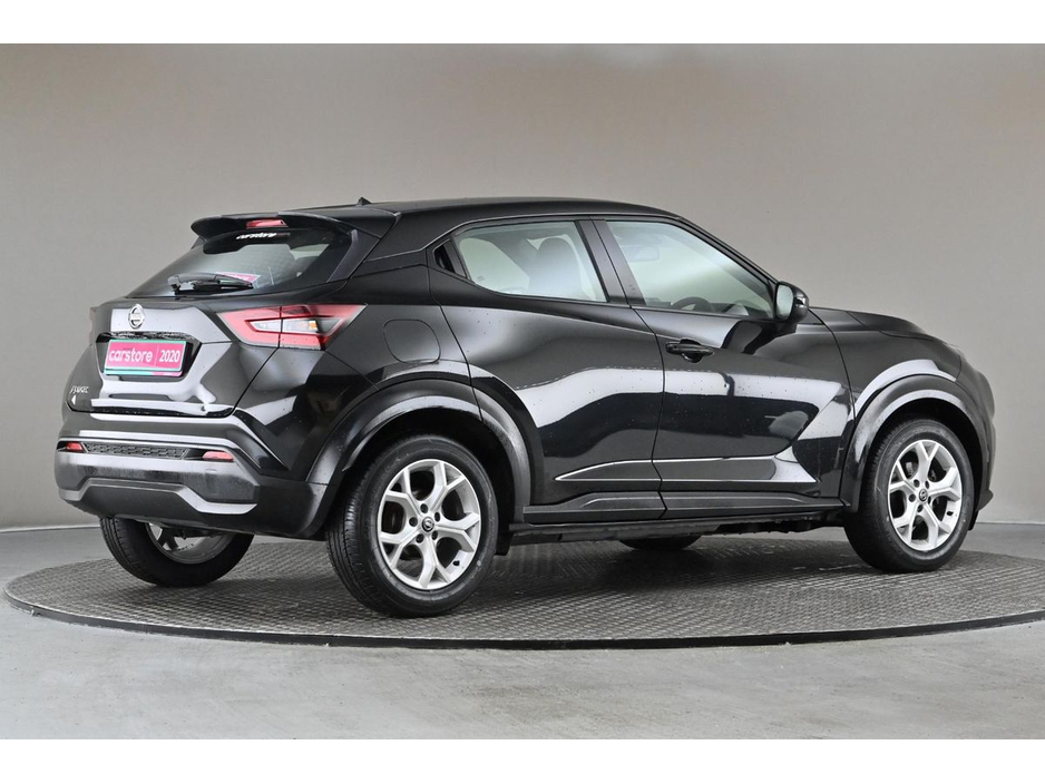 2020 Nissan Juke - image 9