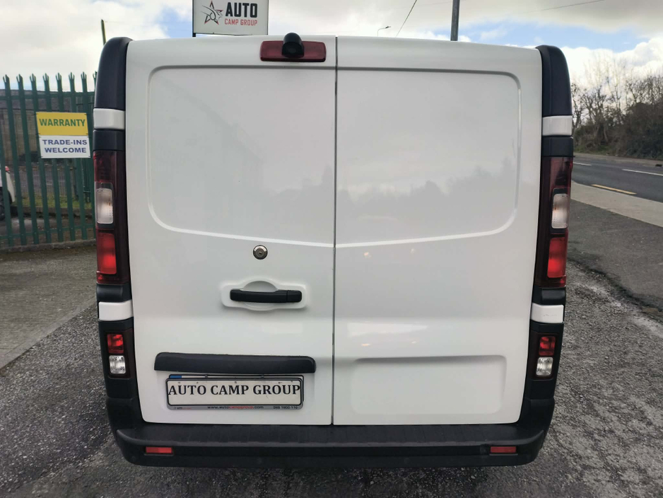 2018 Renault Trafic - image 6