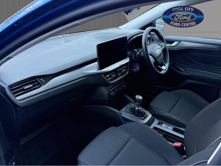 2022 Ford Focus - image 3