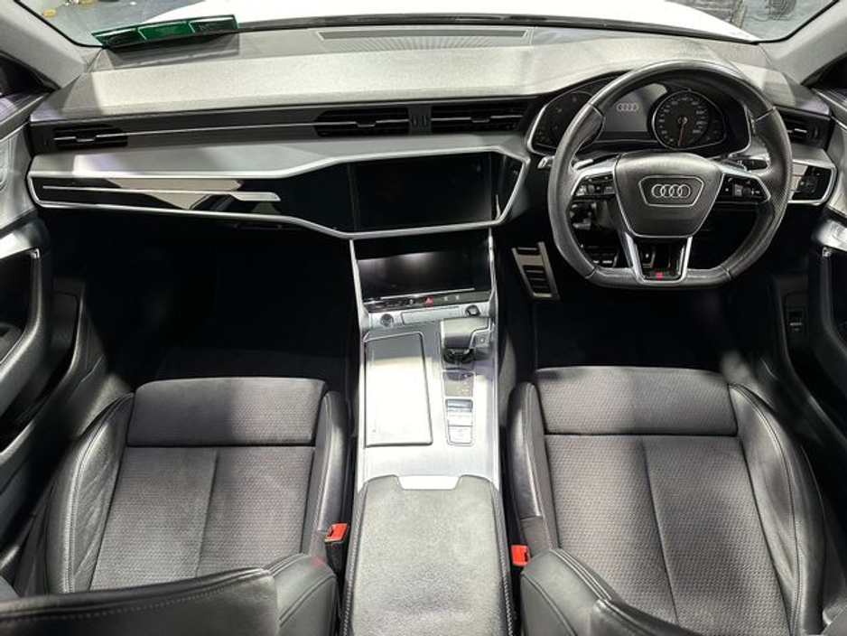 2022 Audi A6 - image 9