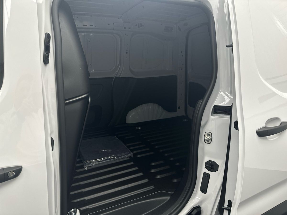 2026 Peugeot Partner - image 10