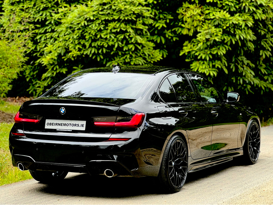 2022 BMW 3 Series - image 42