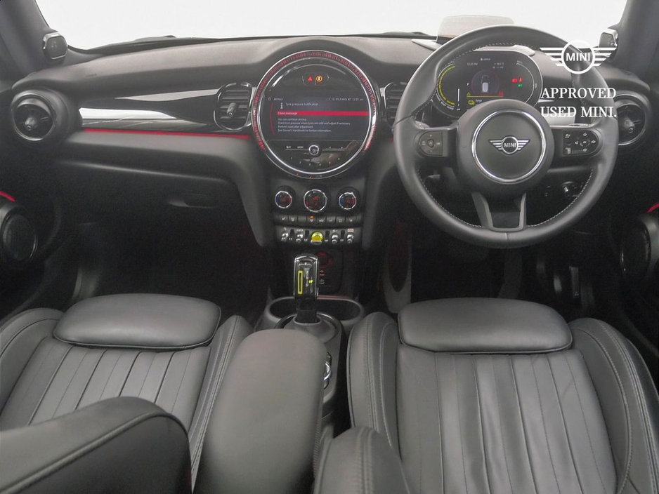 2023 MINI Hatch - image 4
