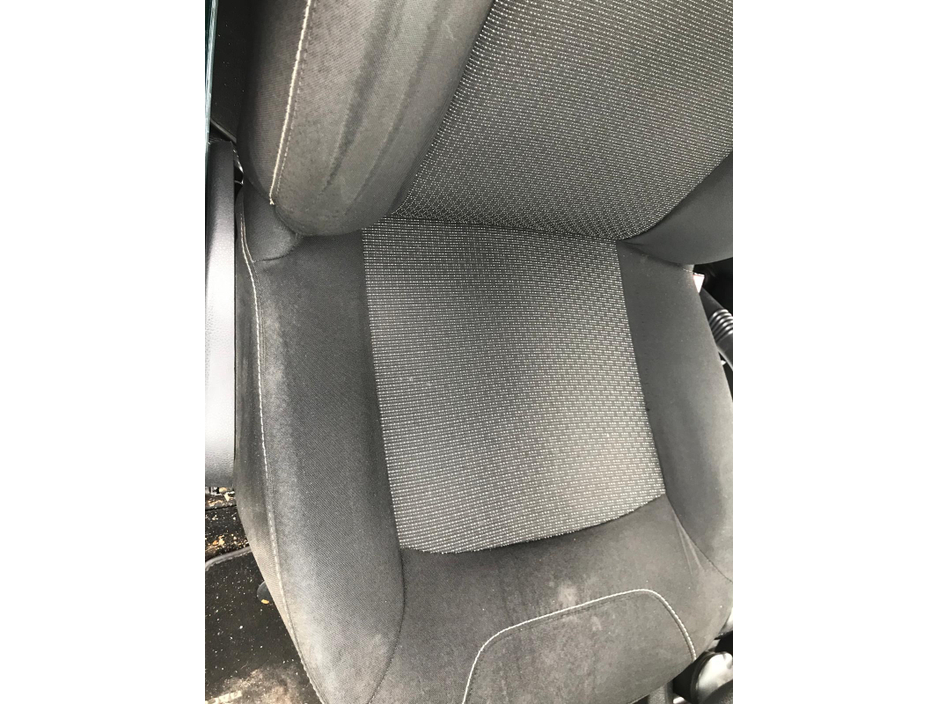 2014 Dacia Duster - image 10