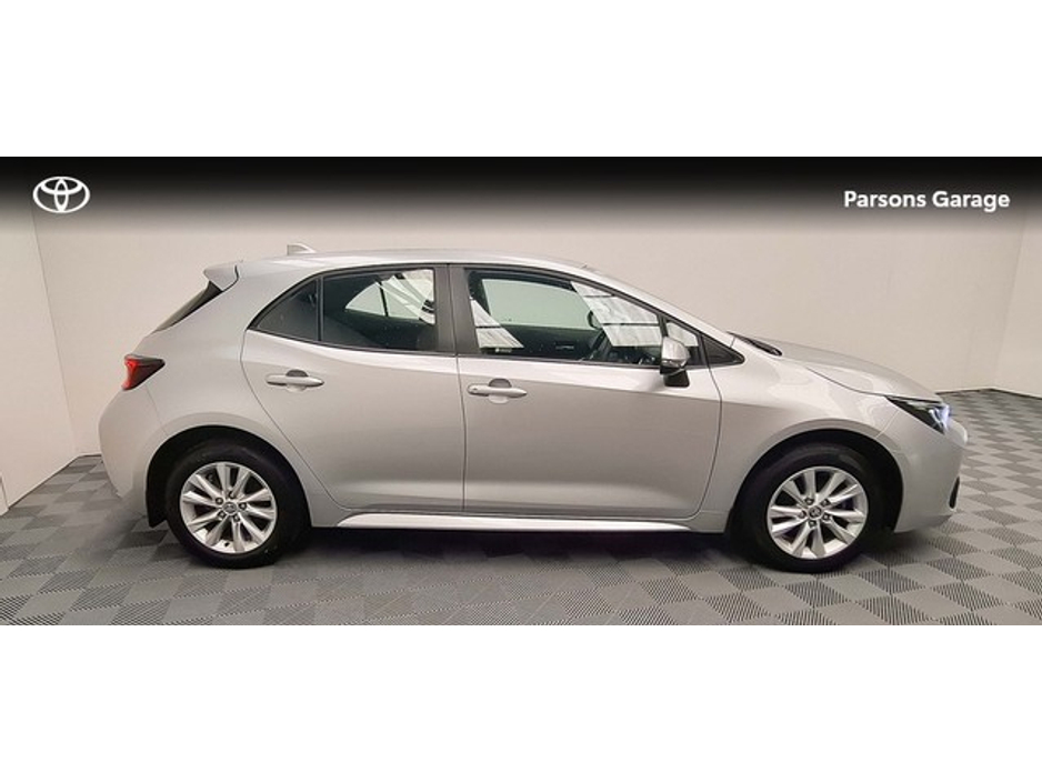 2024 Toyota Corolla - image 3