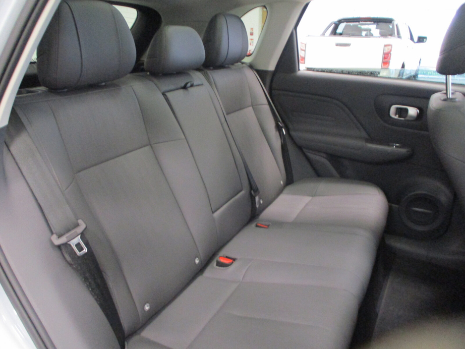 2026 Leapmotor B10 - image 15