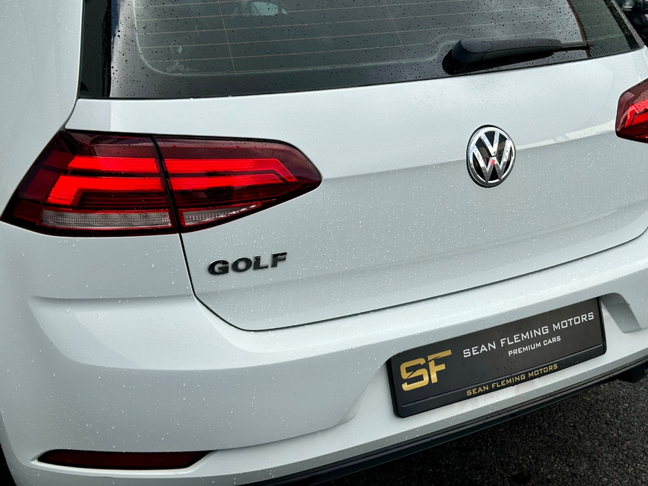 2019 Volkswagen Golf - image 5
