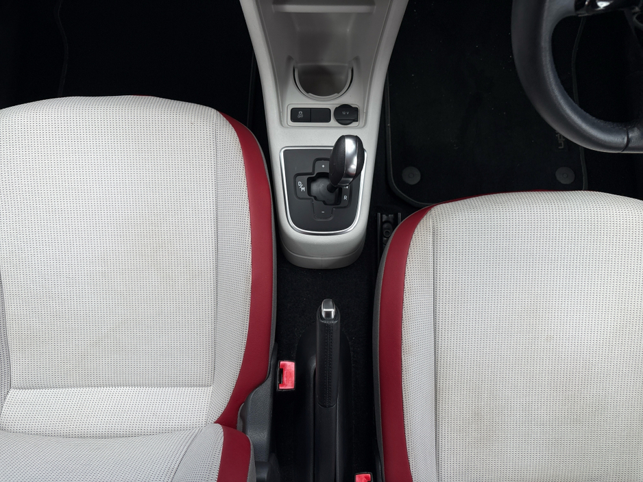 2015 Volkswagen up! - image 16