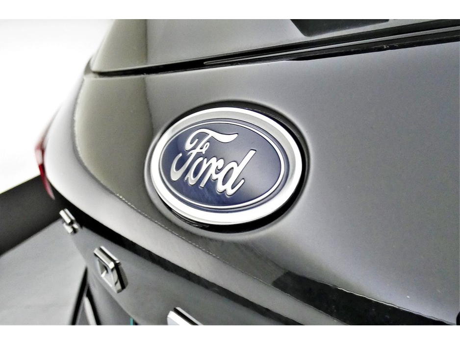 2020 Ford Focus - image 14