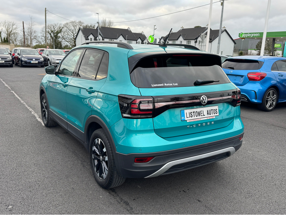2020 Volkswagen T-Cross - image 11
