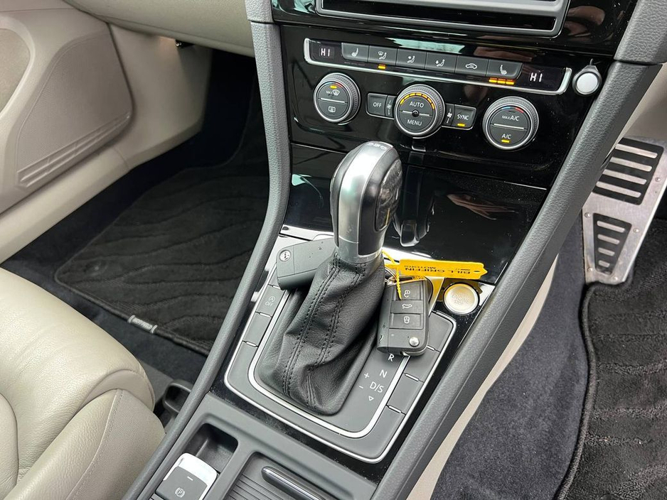 2016 Volkswagen Golf HIGHLINE 1.4 TSI AUTO * BIG SPEC * // FULL SERVICE HISTORY // LEATHER INTERIOR // APPLE CARPLAY/ANDROID AUTO €16,900