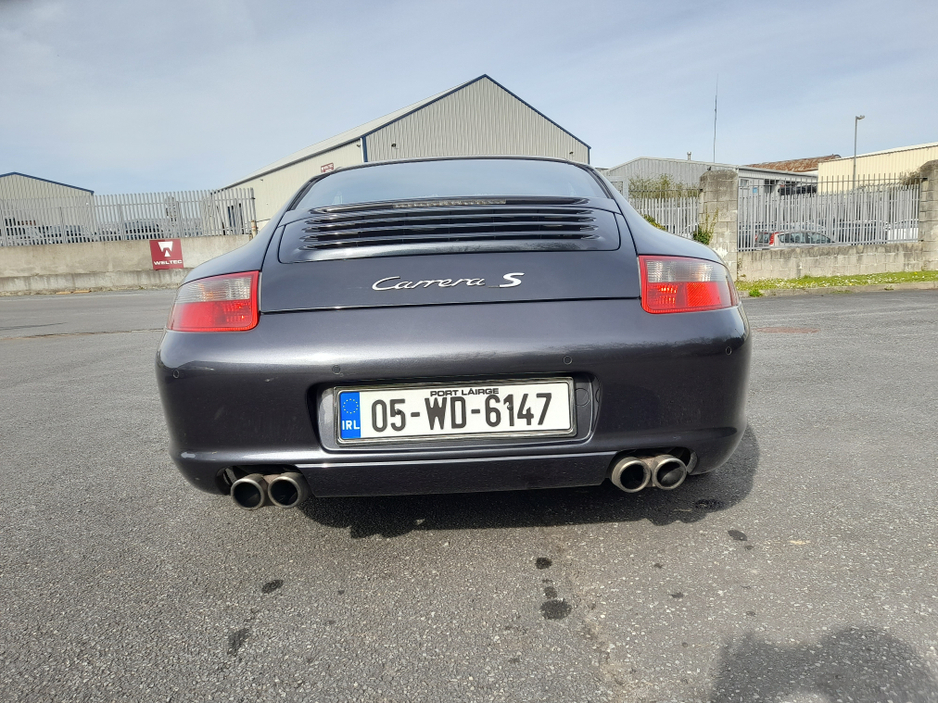 2005 Porsche 911 - image 3
