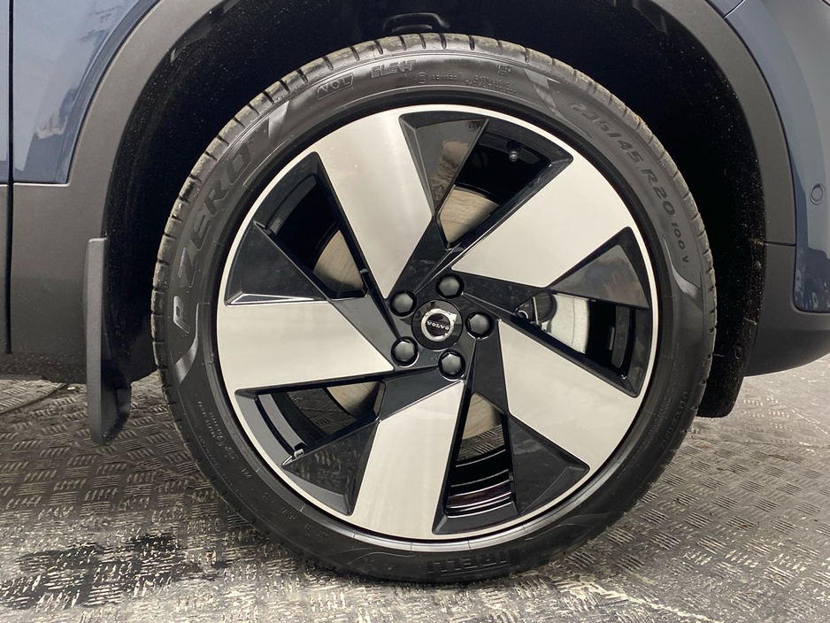 2026 Volvo EC40 - image 8