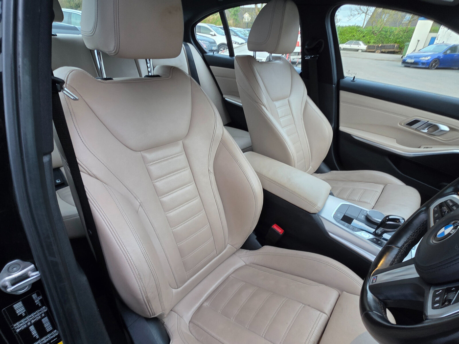 2021 BMW 3 Series - image 4