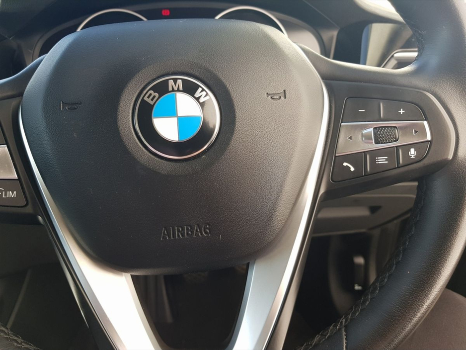 2021 BMW 3 Series - image 17