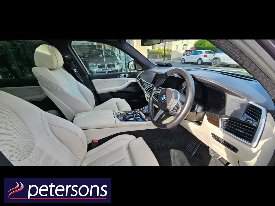 2021 BMW X5 - image 13