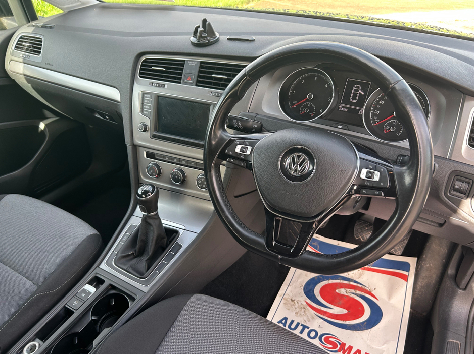 2016 Volkswagen Golf - image 5