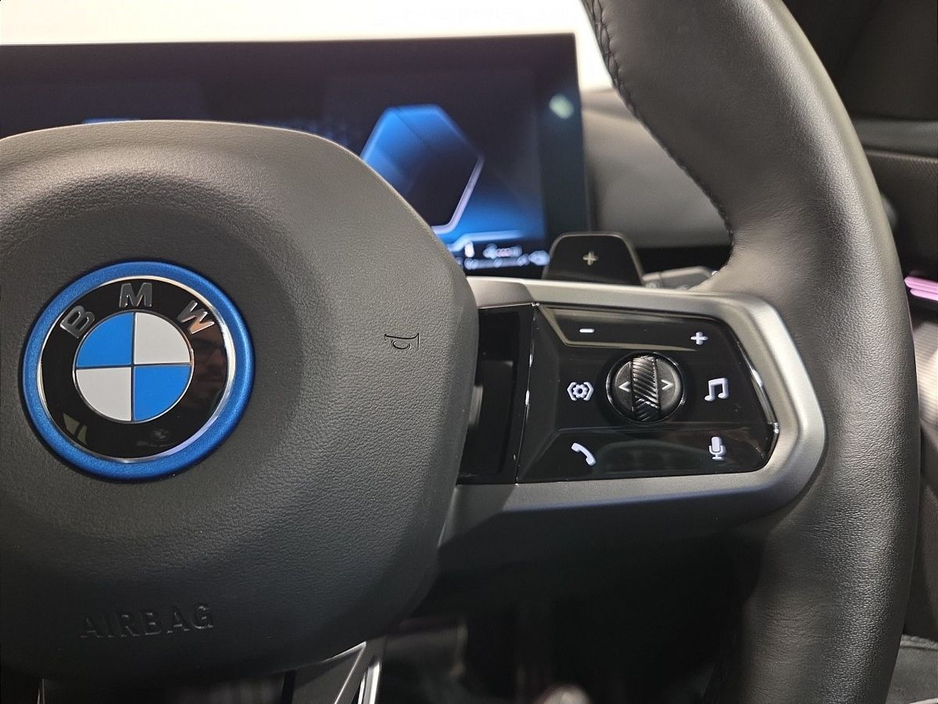 2024 BMW 5 Series - image 18