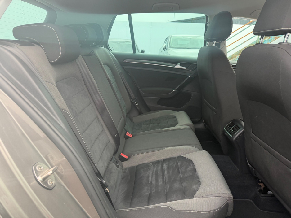 2016 Volkswagen Golf - image 17