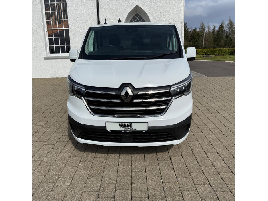2024 Renault Trafic - image 7