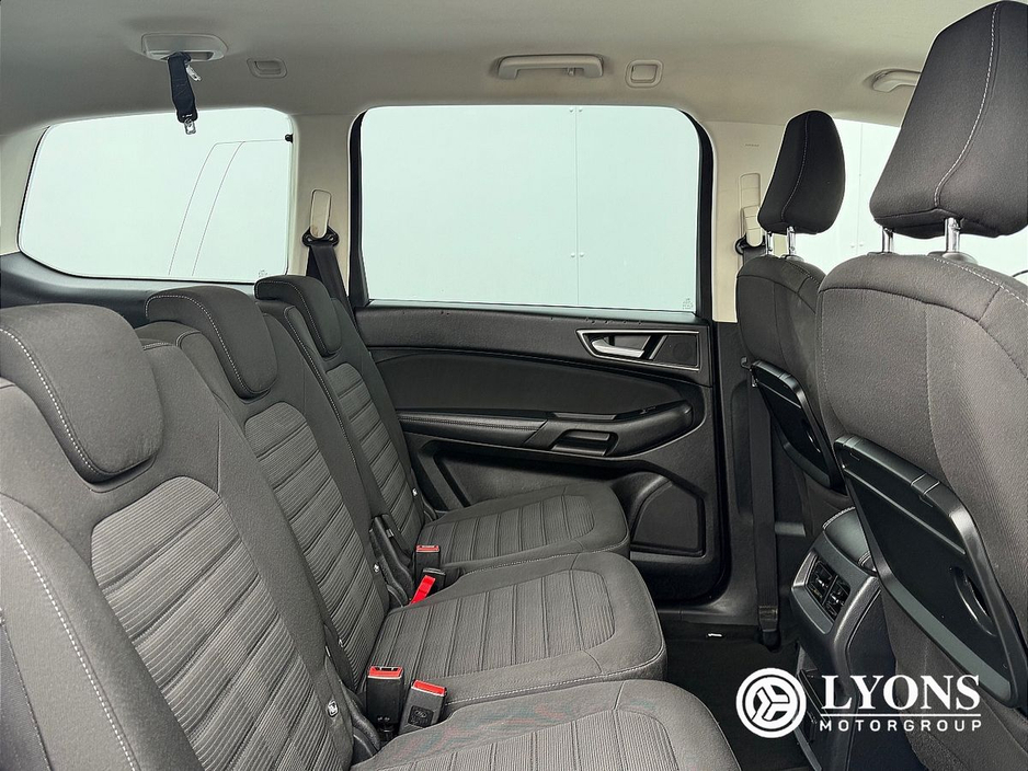 2018 Ford Galaxy - image 5