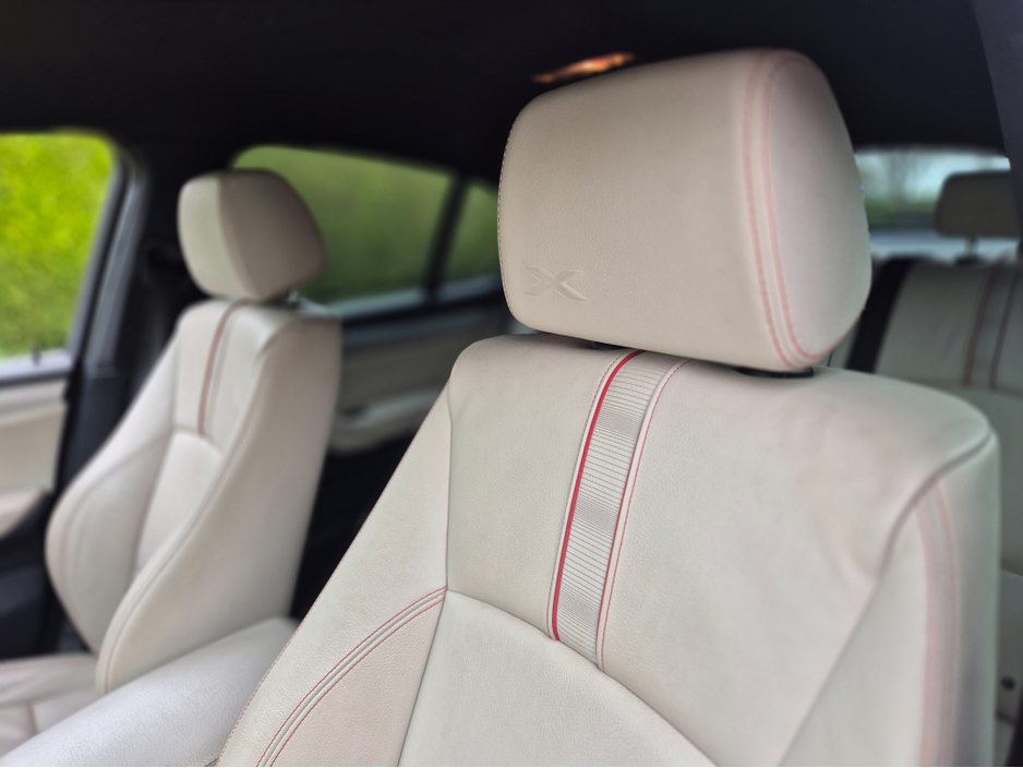 2016 BMW X4 - image 14