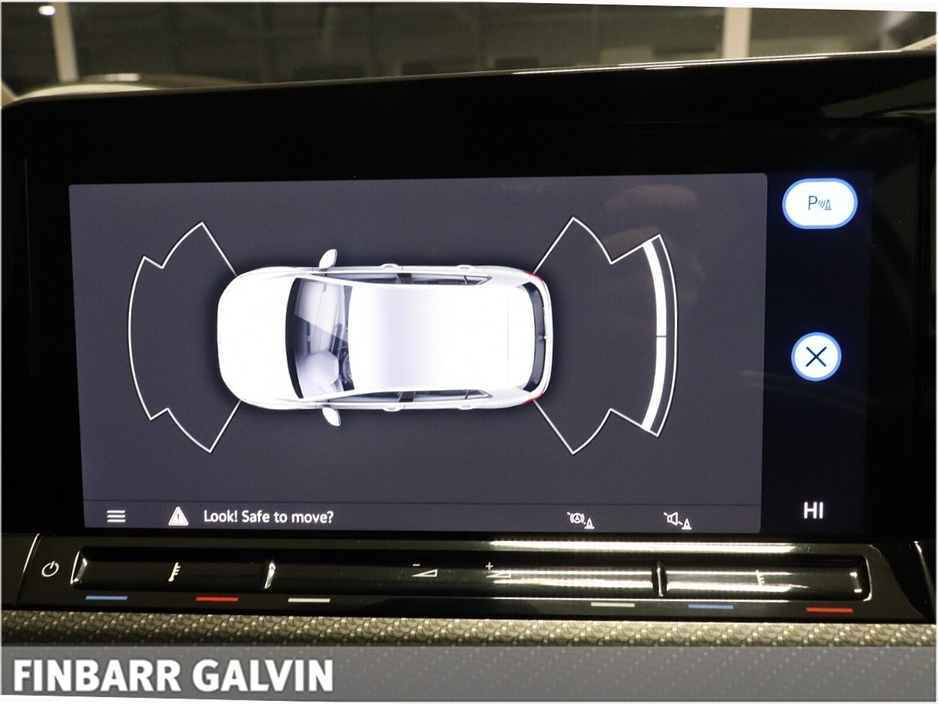 2022 Volkswagen Golf 2.0 TDI 150HP R-Line €32,950