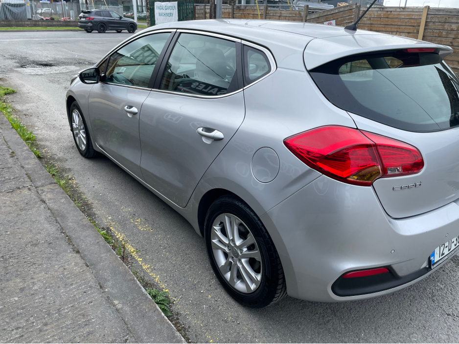 2012 Kia Ceed - image 5