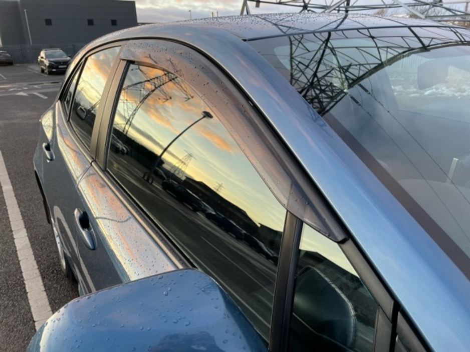 2019 Toyota Corolla Hatchback 5dr Hybrid - Luna Edition - 1.8 Automatic - NCT JULY 2027 - EUR 170 Tax. // Remote Central Locking // Front Electric Windows // Rear Electric Windows // Electric Mirrors // Heated Mirrors €19,899