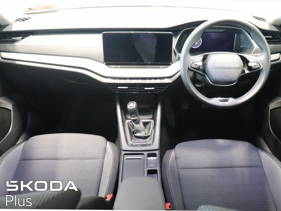 2025 Skoda Octavia - image 2