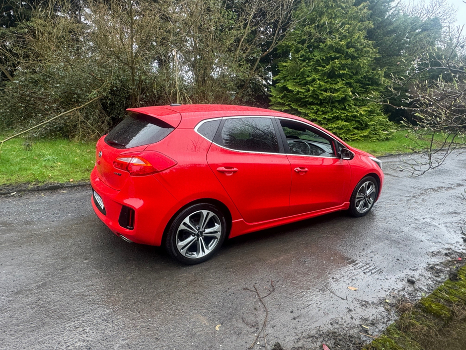 2016 Kia Ceed - image 2