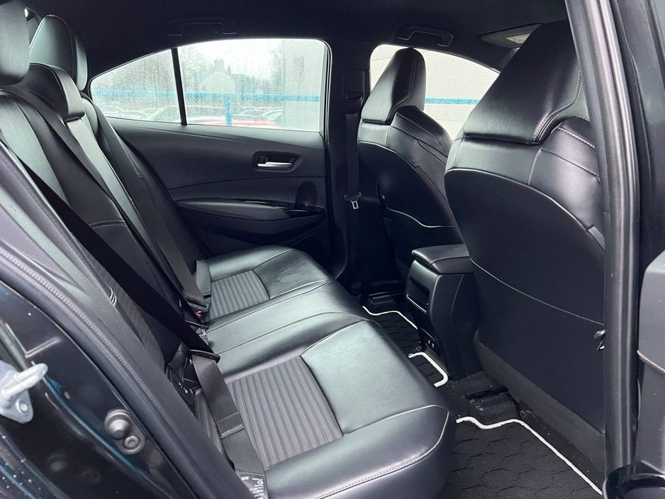 2020 Toyota Corolla WXB 1.8 HYBRID // HEADS-UP DISPLAY // 17" ALLOYS // ADAPTIVE CRUISE CONTROL €21,750