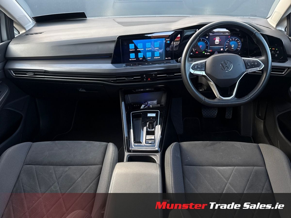2023 Volkswagen Golf - image 9