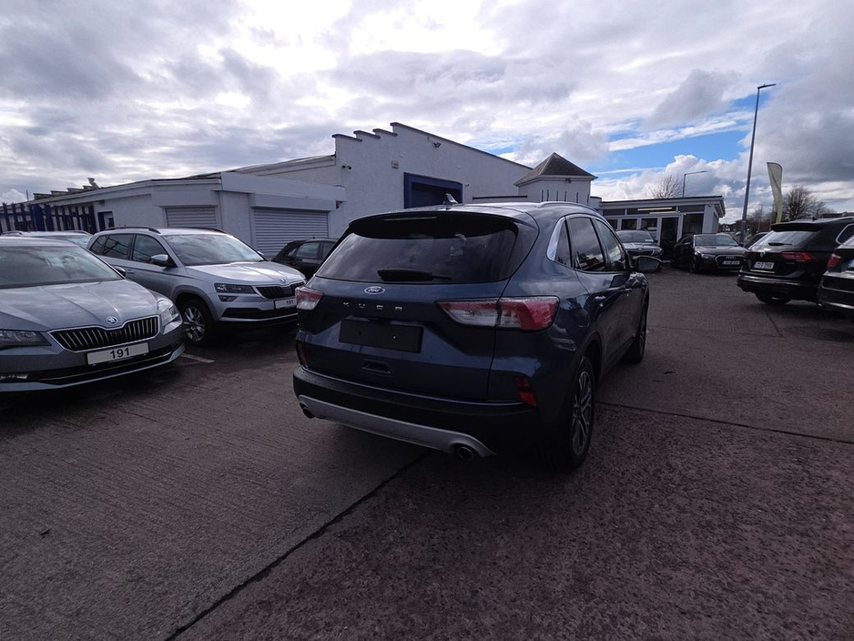 2021 Ford Kuga - image 8