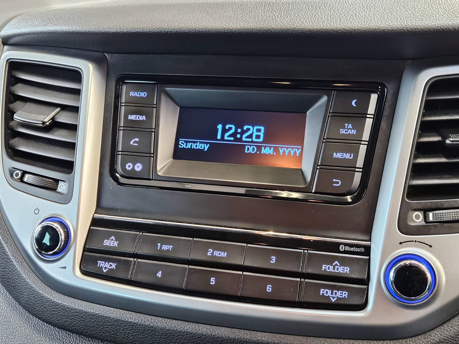 2017 Hyundai Tucson - image 12