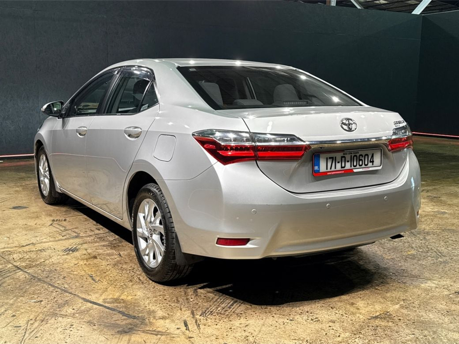 2017 Toyota Corolla - image 5