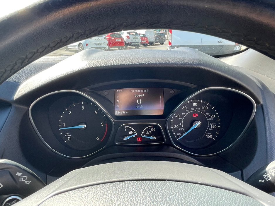 2017 Ford Focus - image 11