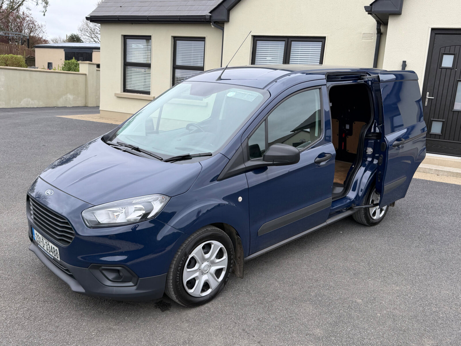 2023 Ford Transit Courier - image 17