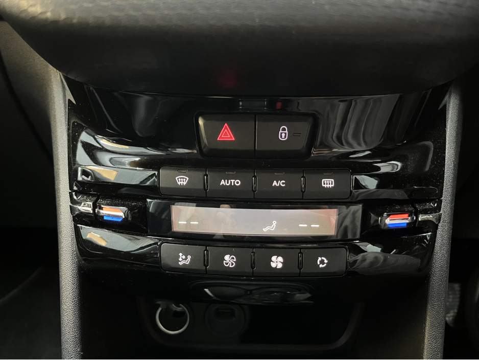 2017 Peugeot 2008 €12950 2017 PEUGEOT 2008 CROSS CITY 1.2 AUTOMATIC / CRUISE CONTROL AND MORE €12,950