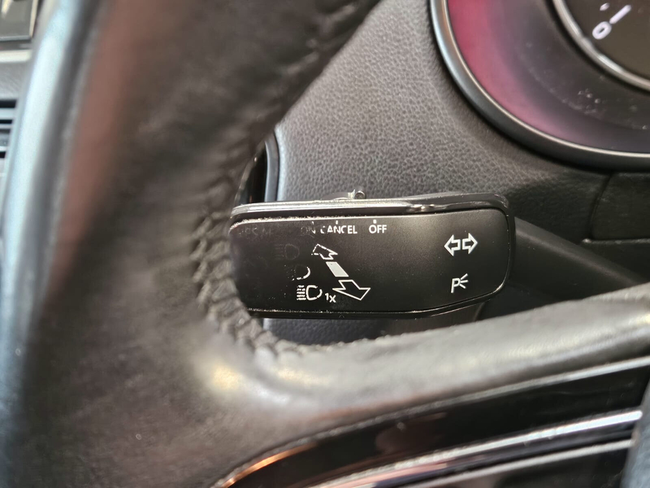 2015 Skoda Octavia - image 10