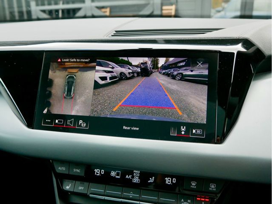 2024 Audi e-tron GT quattro - image 27