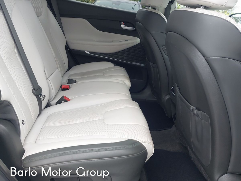 2022 Hyundai Santa Fe - image 12