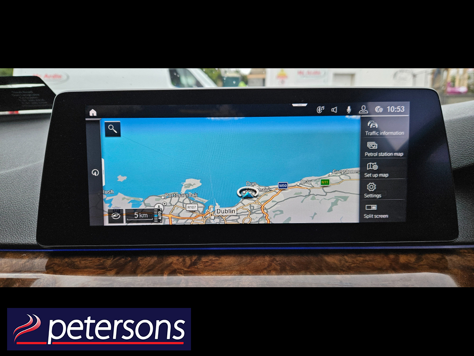 2020 BMW 5 Series - image 32