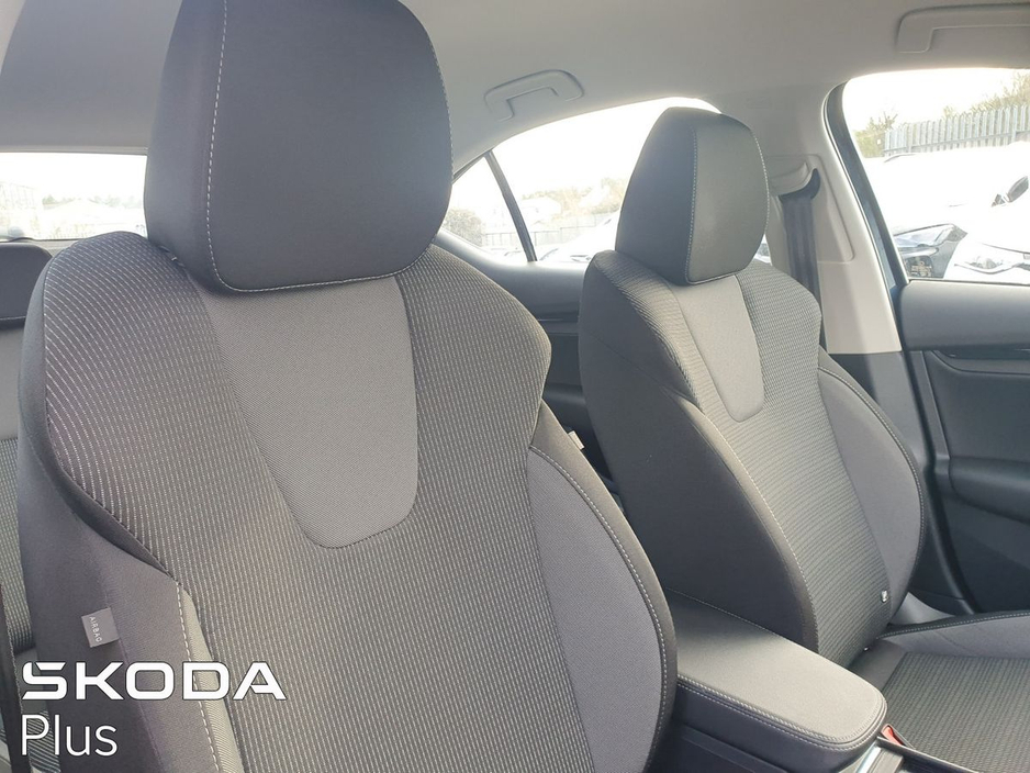 2024 Skoda Octavia Ambition 2.0TDi 150HP - Tiny Mileage 2 Year Warranty €33,995