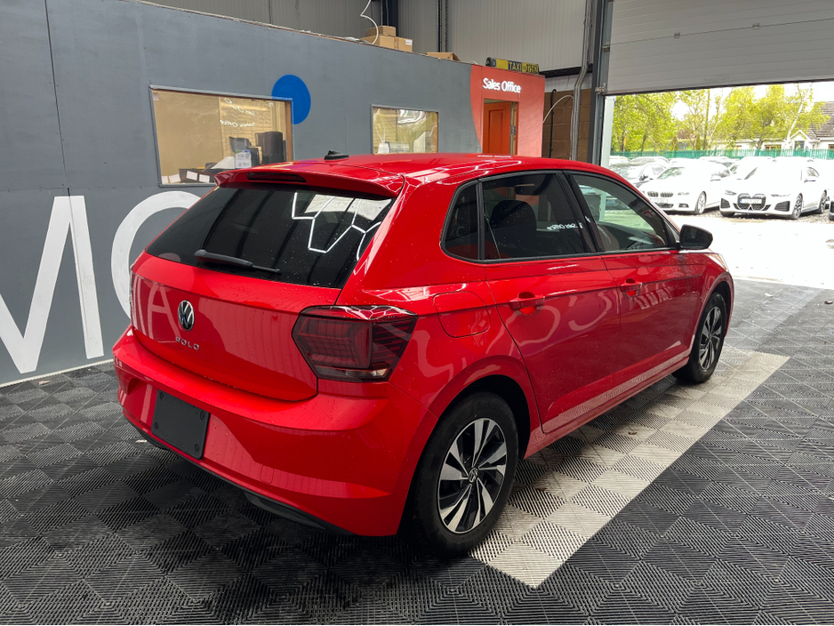 2021 Volkswagen Polo - image 2