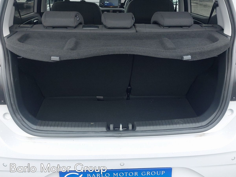 2025 Hyundai i10 - image 19