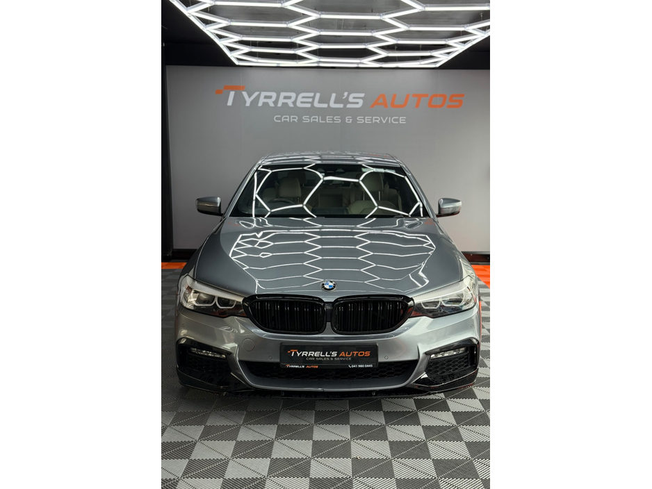 2017 BMW 5 Series - image 3