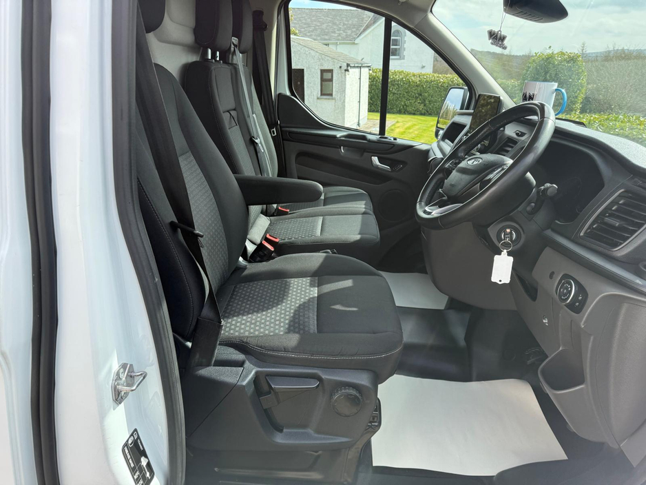 2022 Ford Transit - image 19