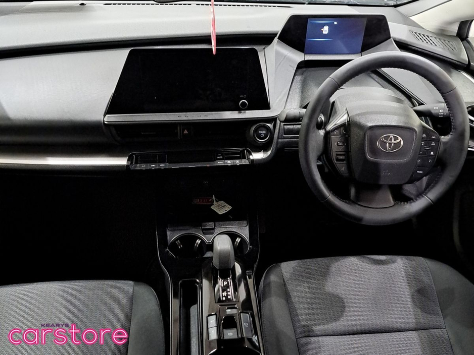 2024 Toyota Prius - image 11